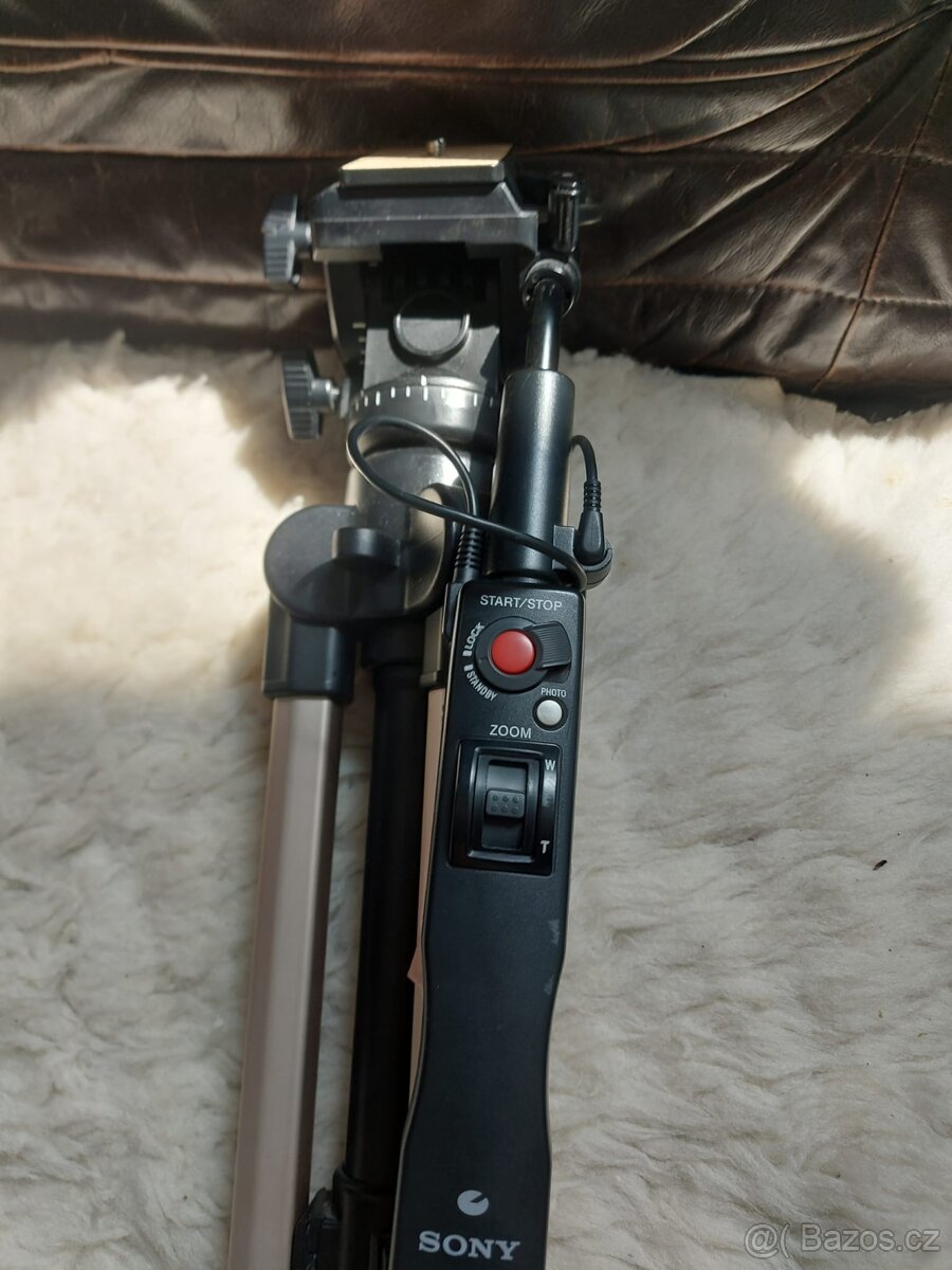 Mix stativů Sony, Hama - 2