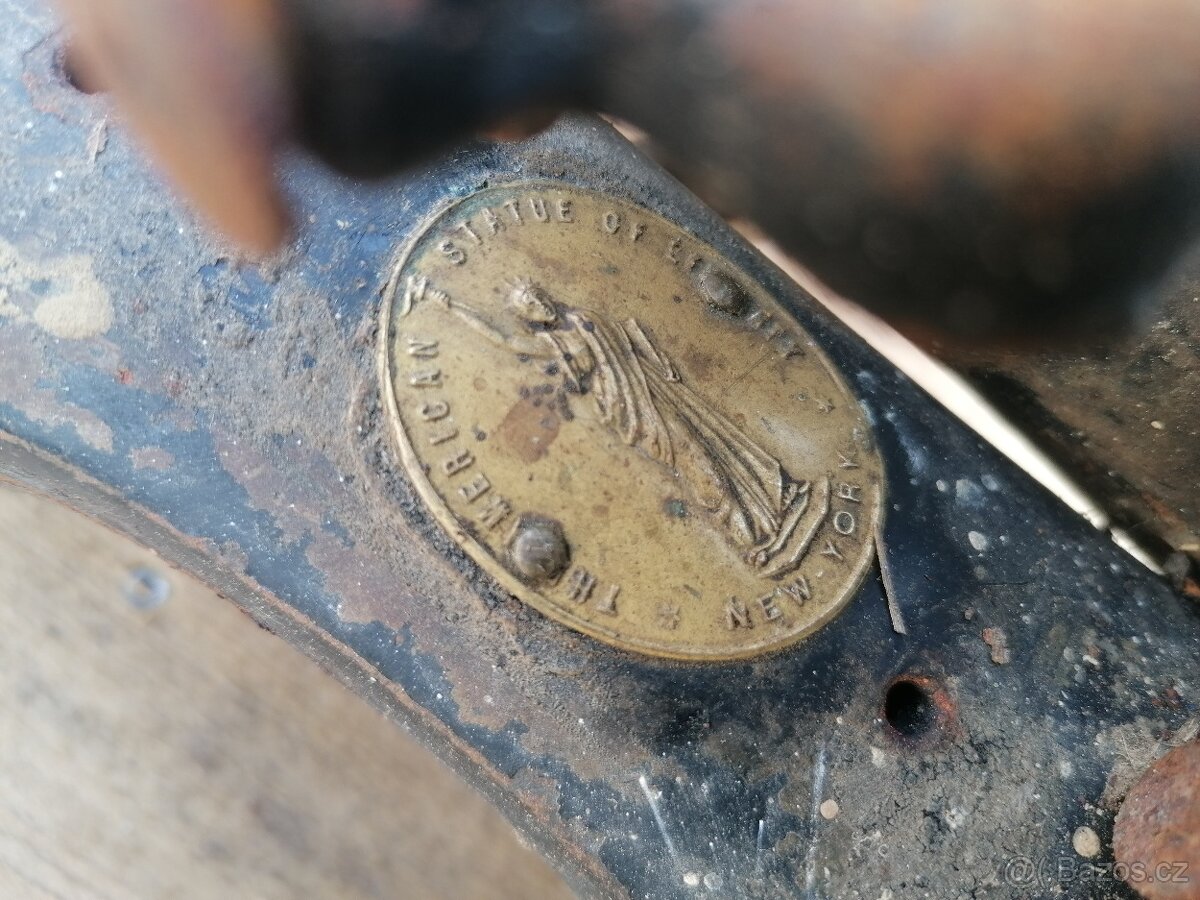 Šicí stroj USA - 2