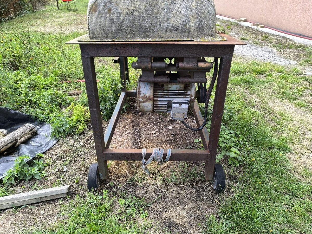 Cirkulárka 2500 - 2