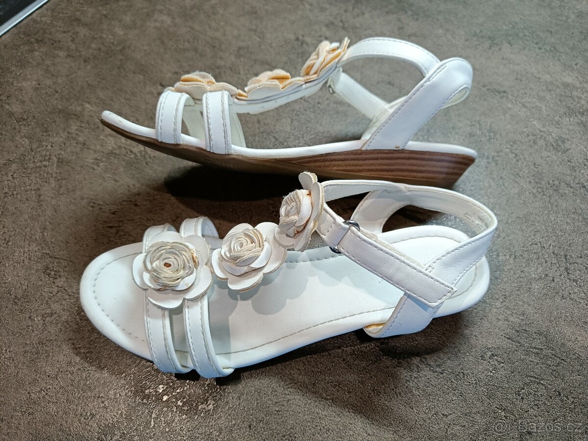 Prodám dívčí balerínky vel. 34 - 2