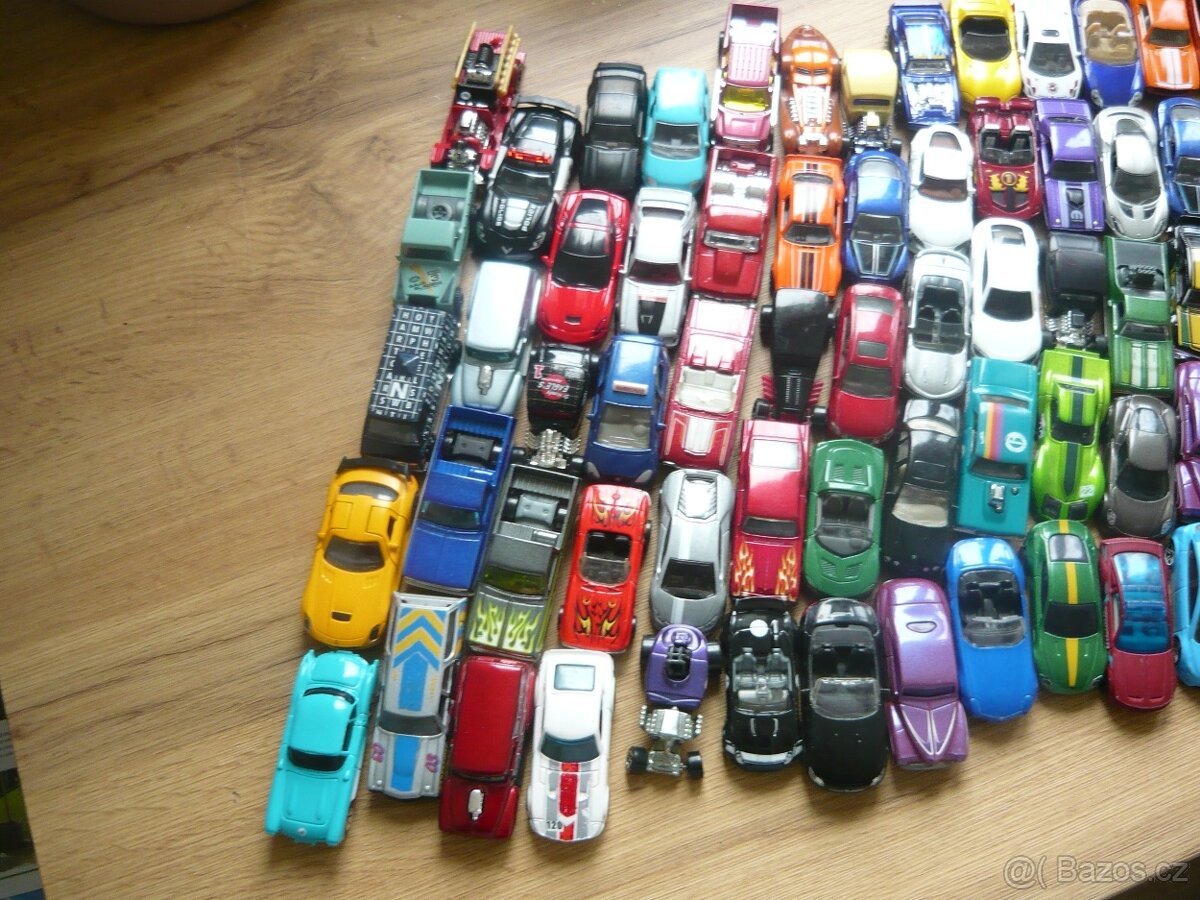 AUTÍČKA HOT WHEELS - 2