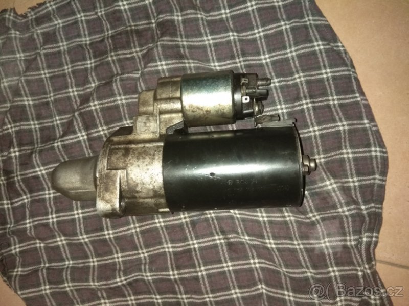 Mercedes startér BOSCH - 2