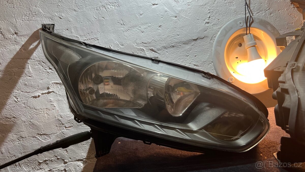 Přední světla Ford transit Connect - 2
