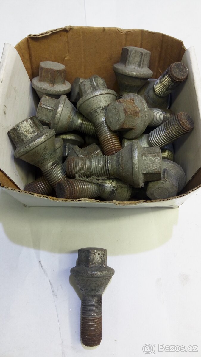 SADA = ŠROUBY = NOVÉ / POUŽITÉ - 2