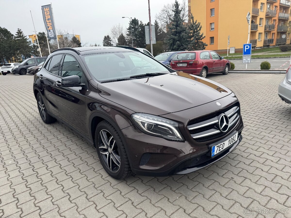 Mercedes-Benz GLA 220d (2015) – bez AdBlue, panorama, Night - 2