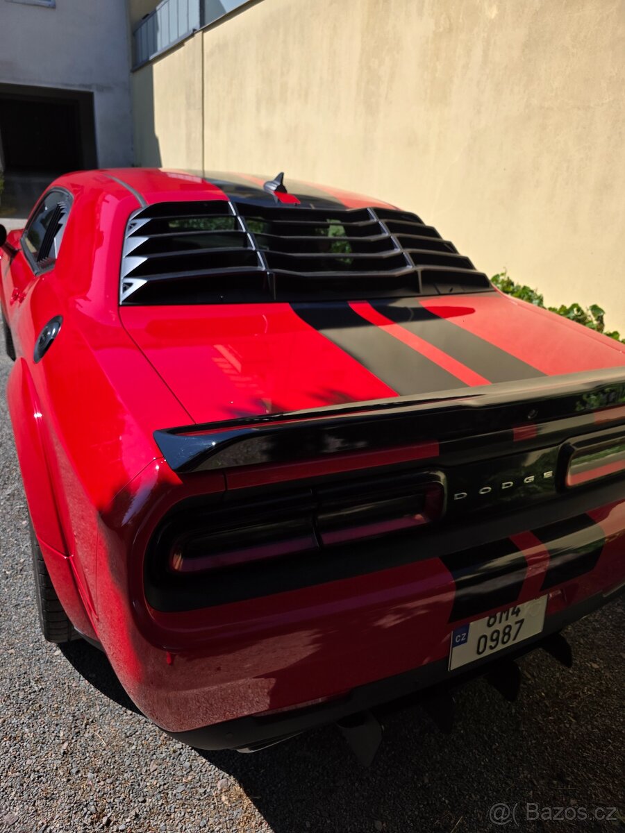 Dodge Challenger - 2