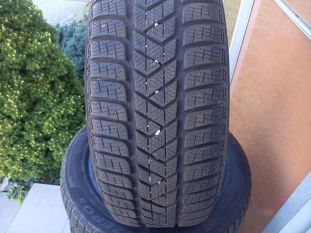 zimní pneu 215/55/17 Pirelli - 2