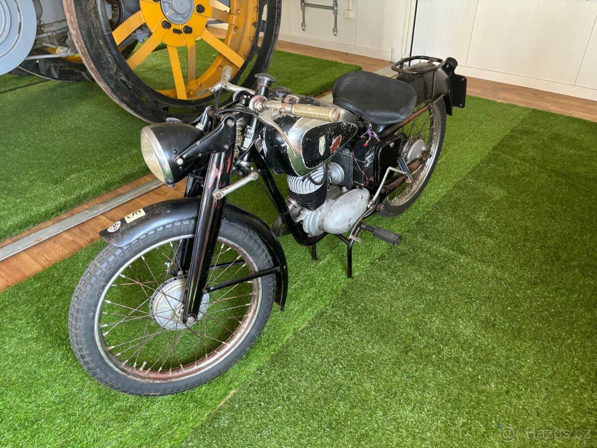 Motocykl značky DKW, model RT 125 - 2