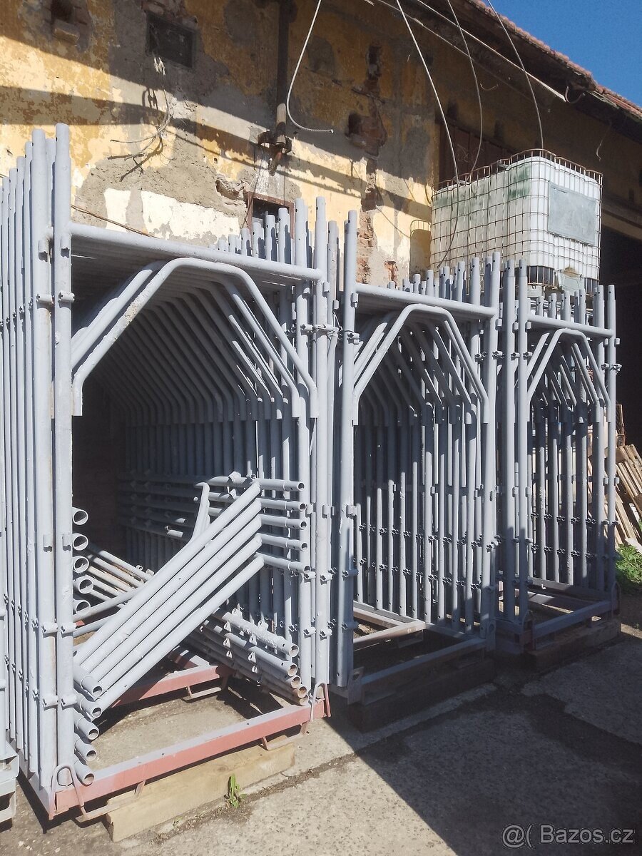 Rámové lešení 183,6m2. - 2