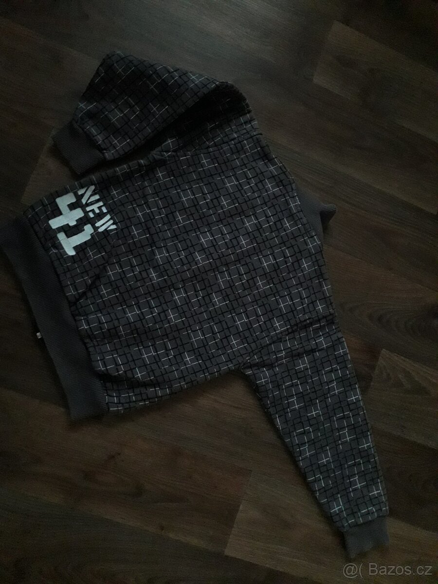 Mikina vel.116/122 teplá s choupkem - 2