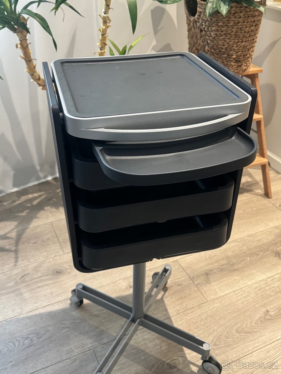 Kadeřnický vozík Wella Boy - 2