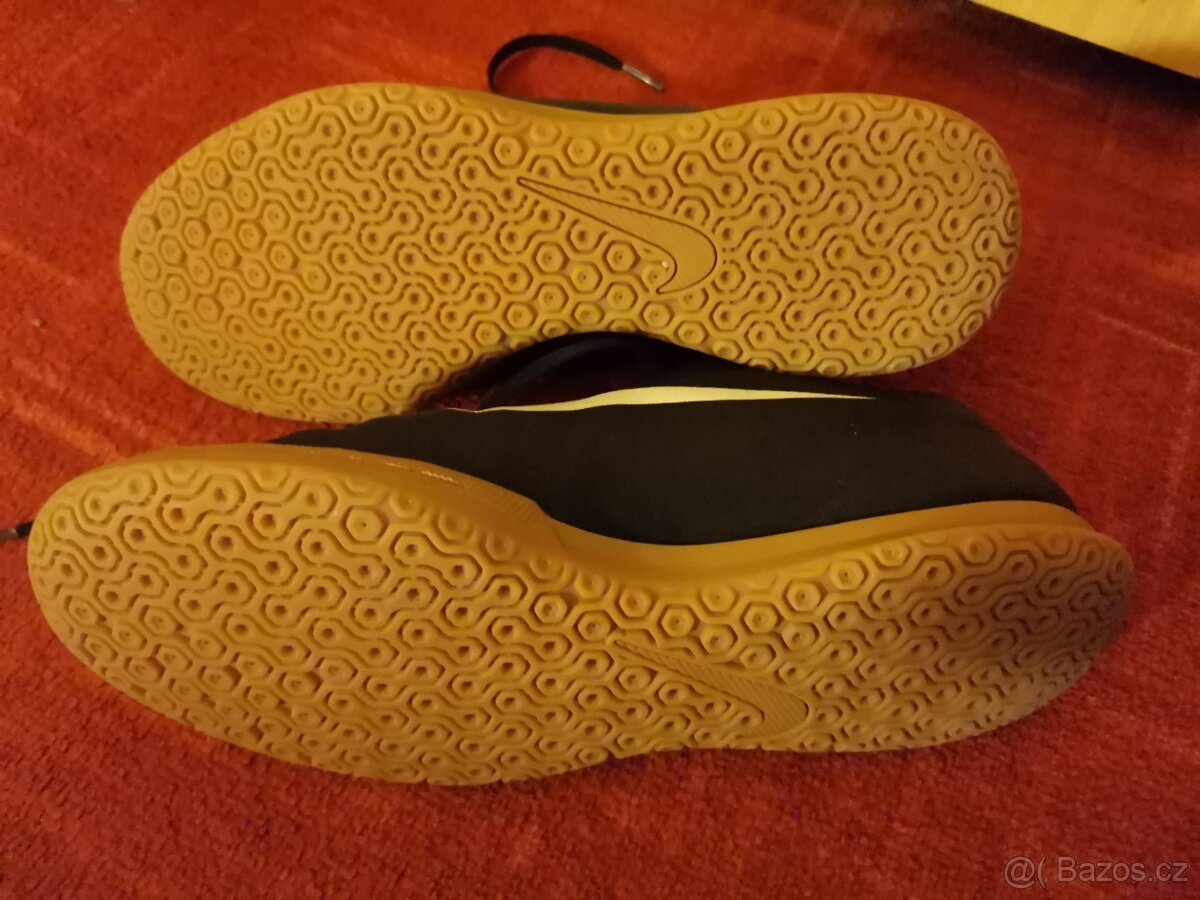 Salovky nike 40,5 - 2
