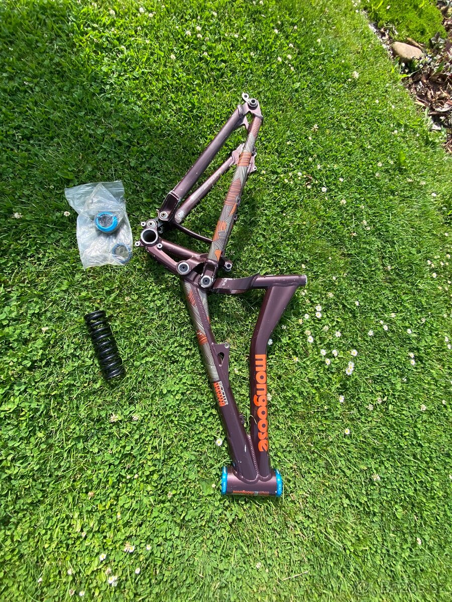 Downhill rám Mongoose Bootr vel.M + hlávko + pružina - 2