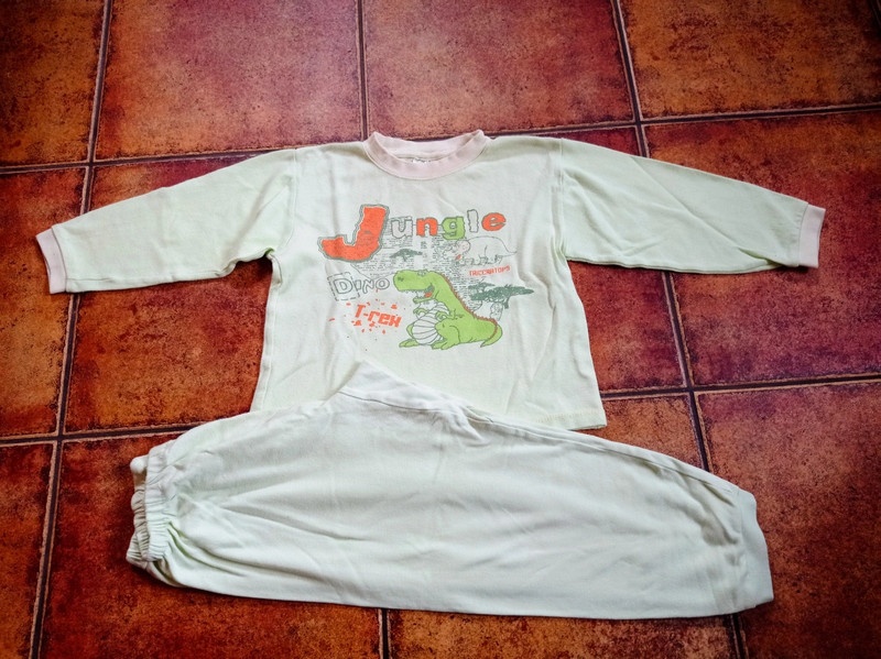 Dvě pyžama vel. 116 - cena celkem - 2