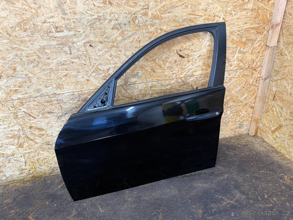 LEVÉ PŘEDNÍ DVEŘE BMW E90/91 SCHWARZ - 2