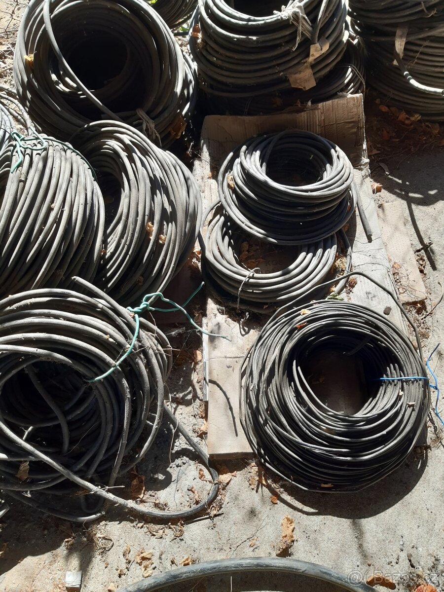 kabely - vodiče AY - 2