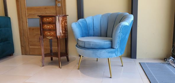 krásné a sametově čalouněné křeslo - 2