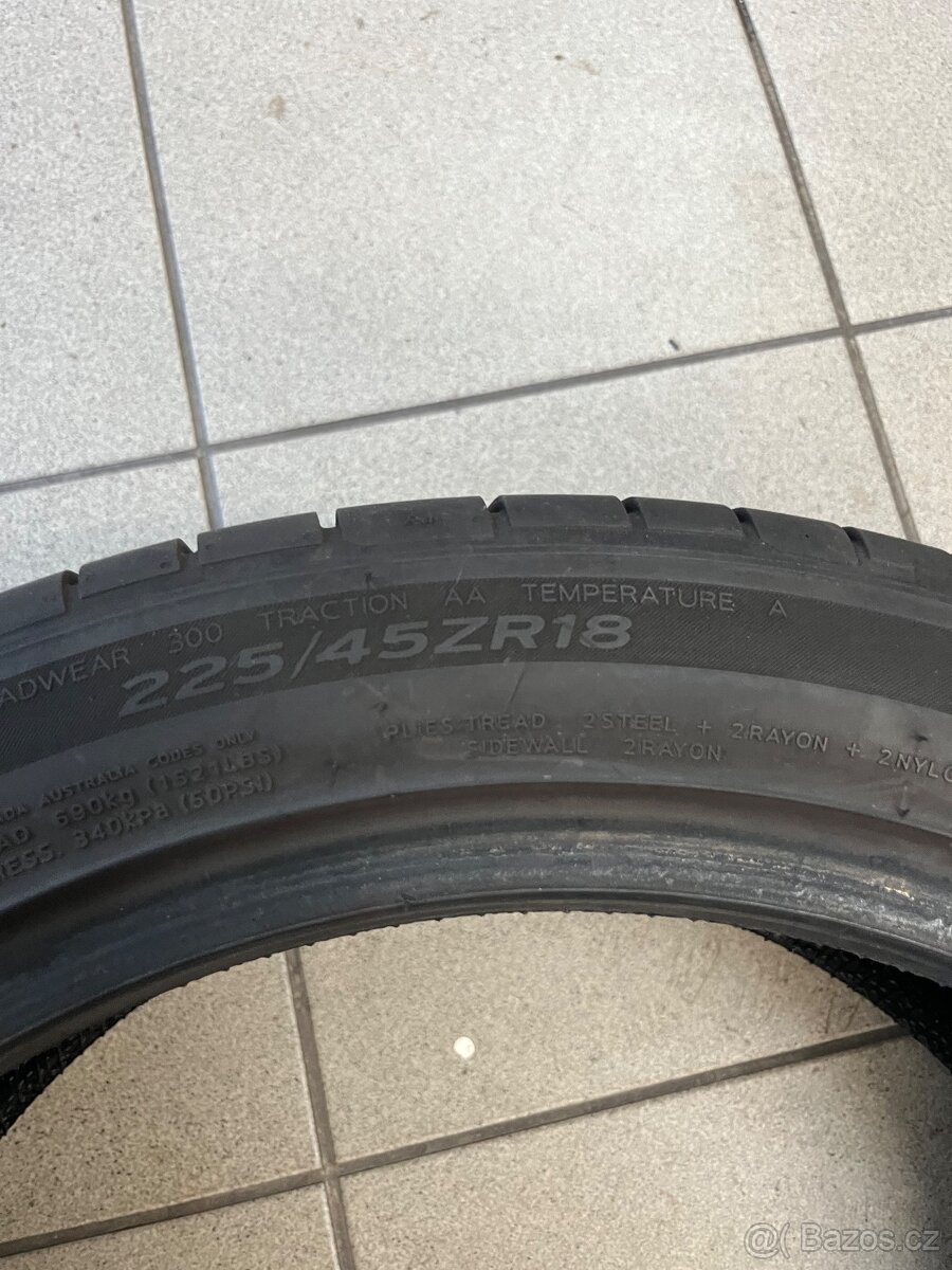 225/45 r18 hankook - 2