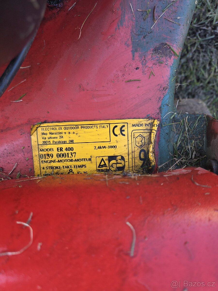 Benzinová sekačka na trávu - 2