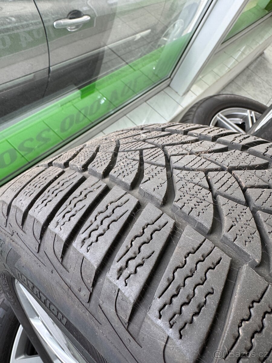 Originál ALU Audi zimní sada 235/55/18 vzorek 7mm - 2