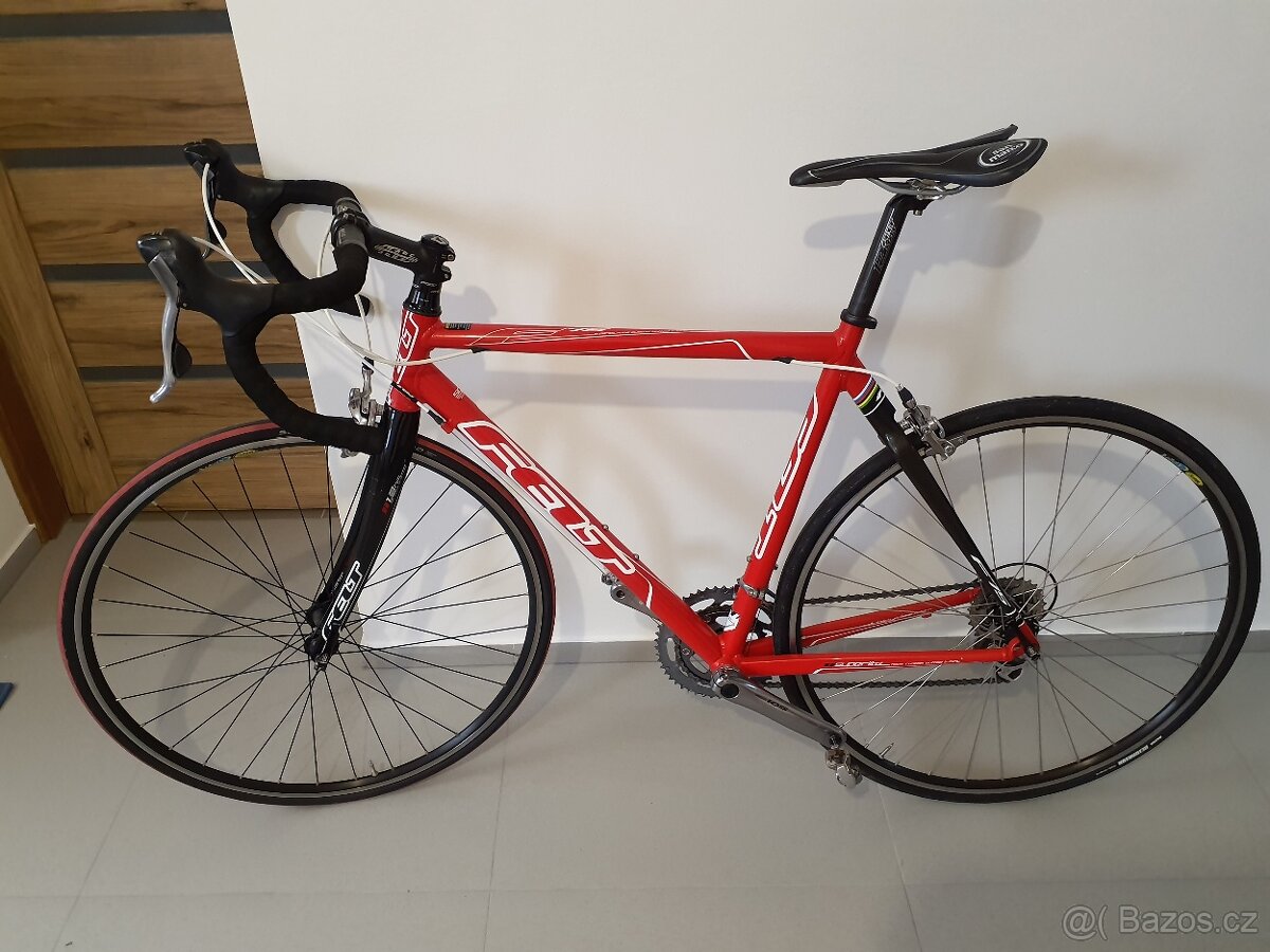 Silniční kolo Felt F75. - 2