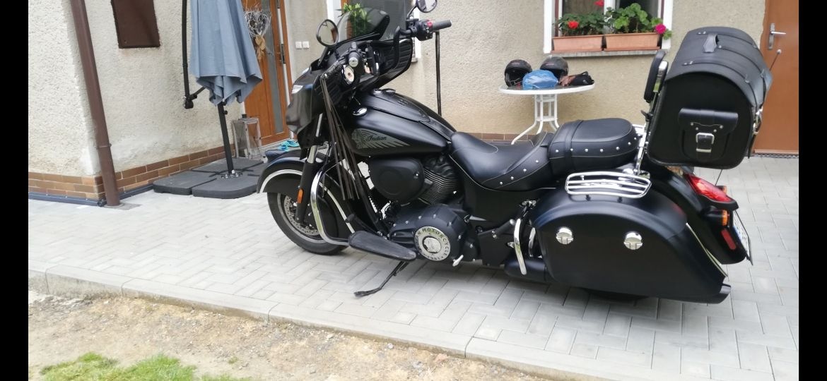 Indian Motorcycle Chieftain - 2