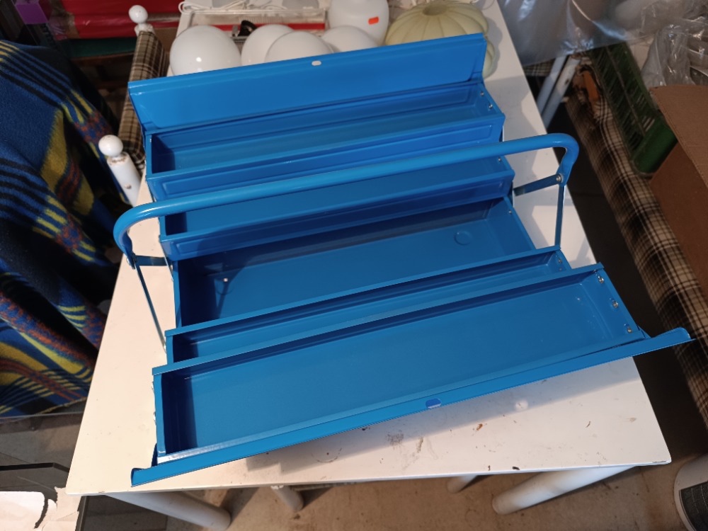 Kovový box na nářadí - 2