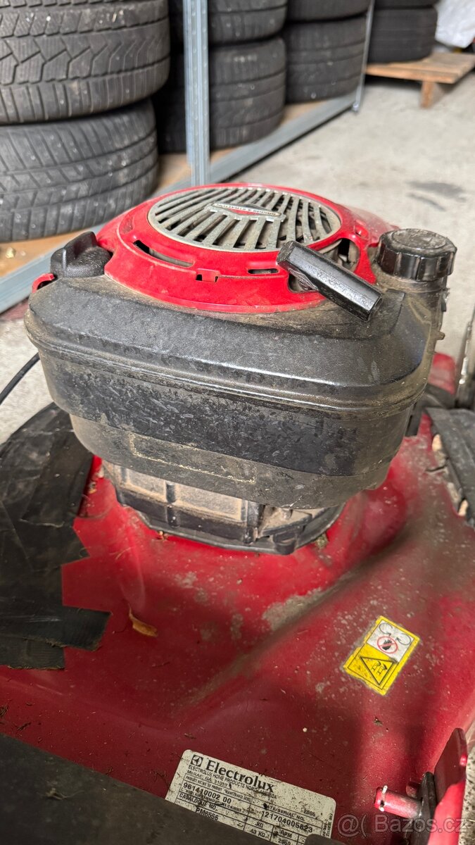 Motor ze sekačky - 2