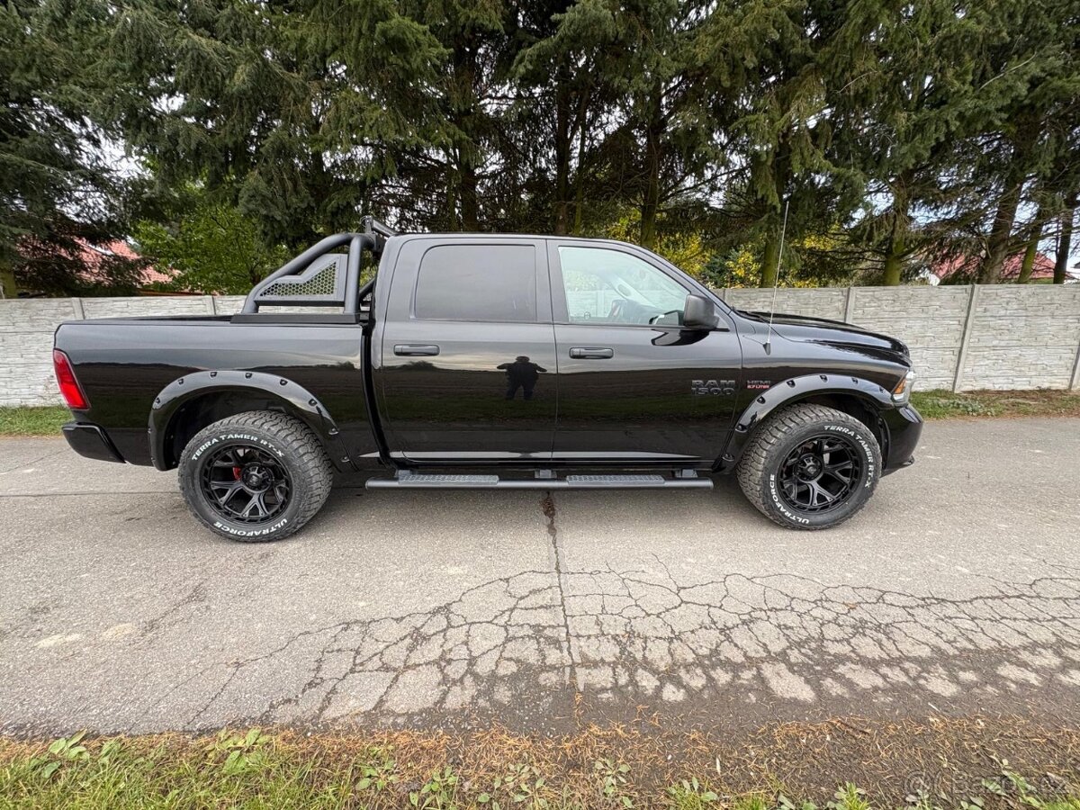 Dodge RAM 5.7 hemi rok 2018  verze Sport