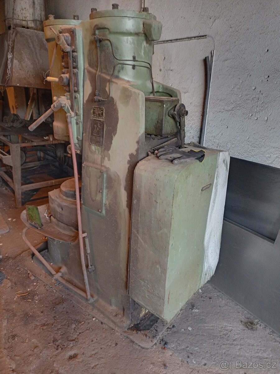 Buchar-manuál stroja - 2