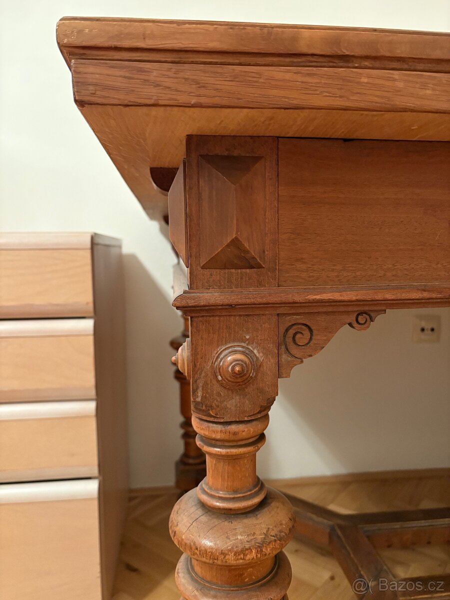 Masivní rozkládací stůl – krásný starožitný kus - 2