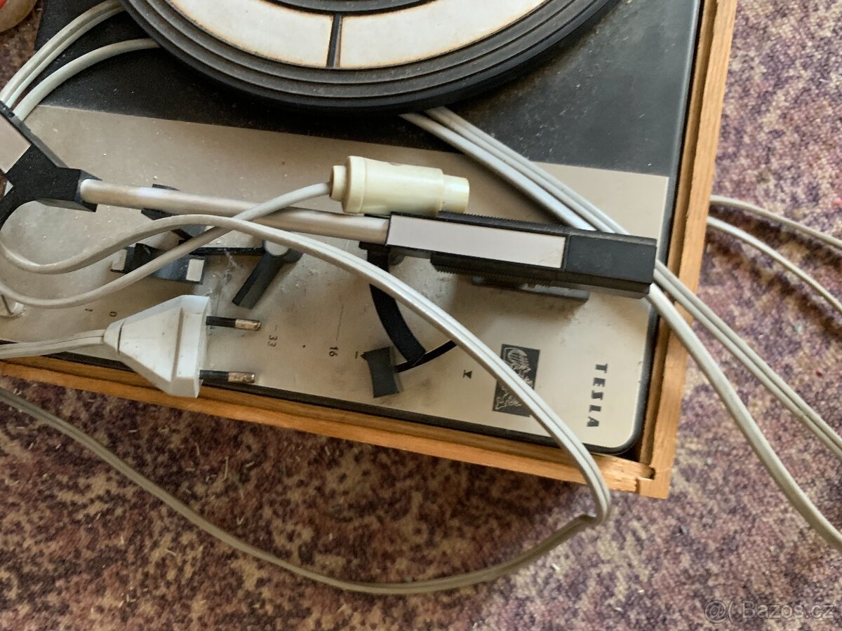Gramofon TESLA - 2