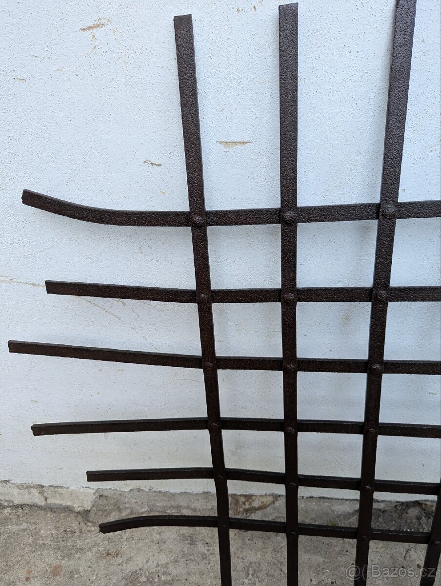 Železná mříž - velmi pěkná c. nabídněte - 2