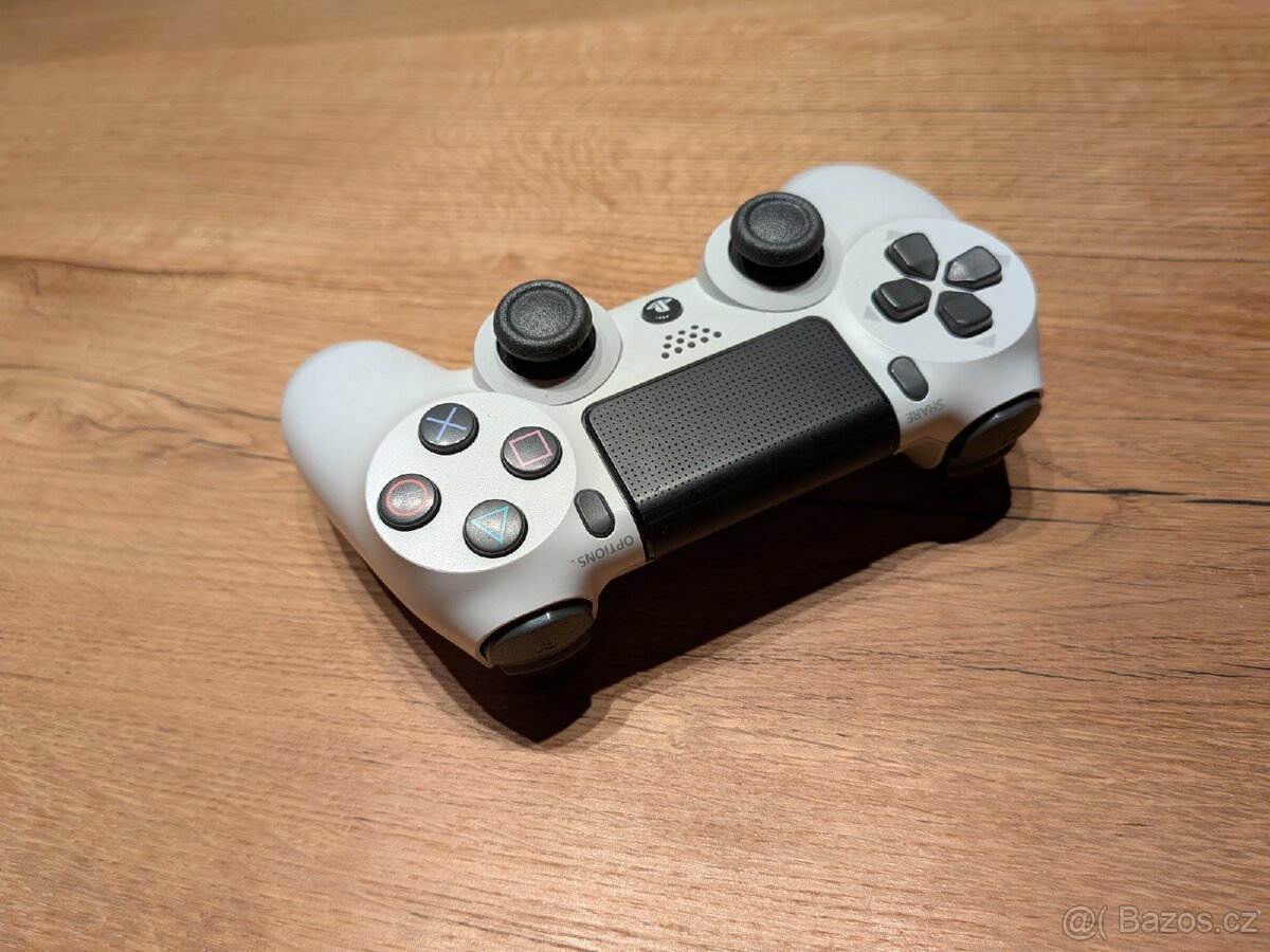 PS4 ovladač - 2