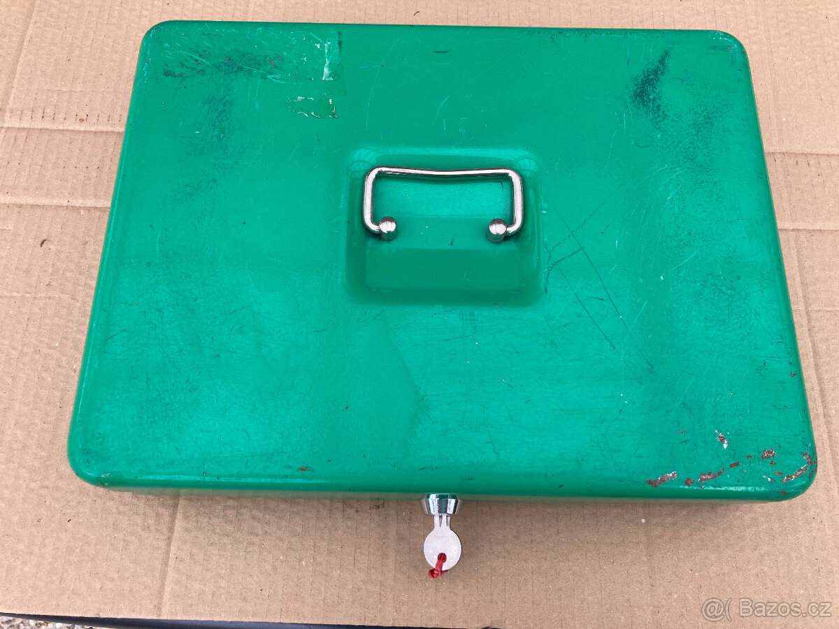 Pokladnička přenosná použitá za 300 kč - 2