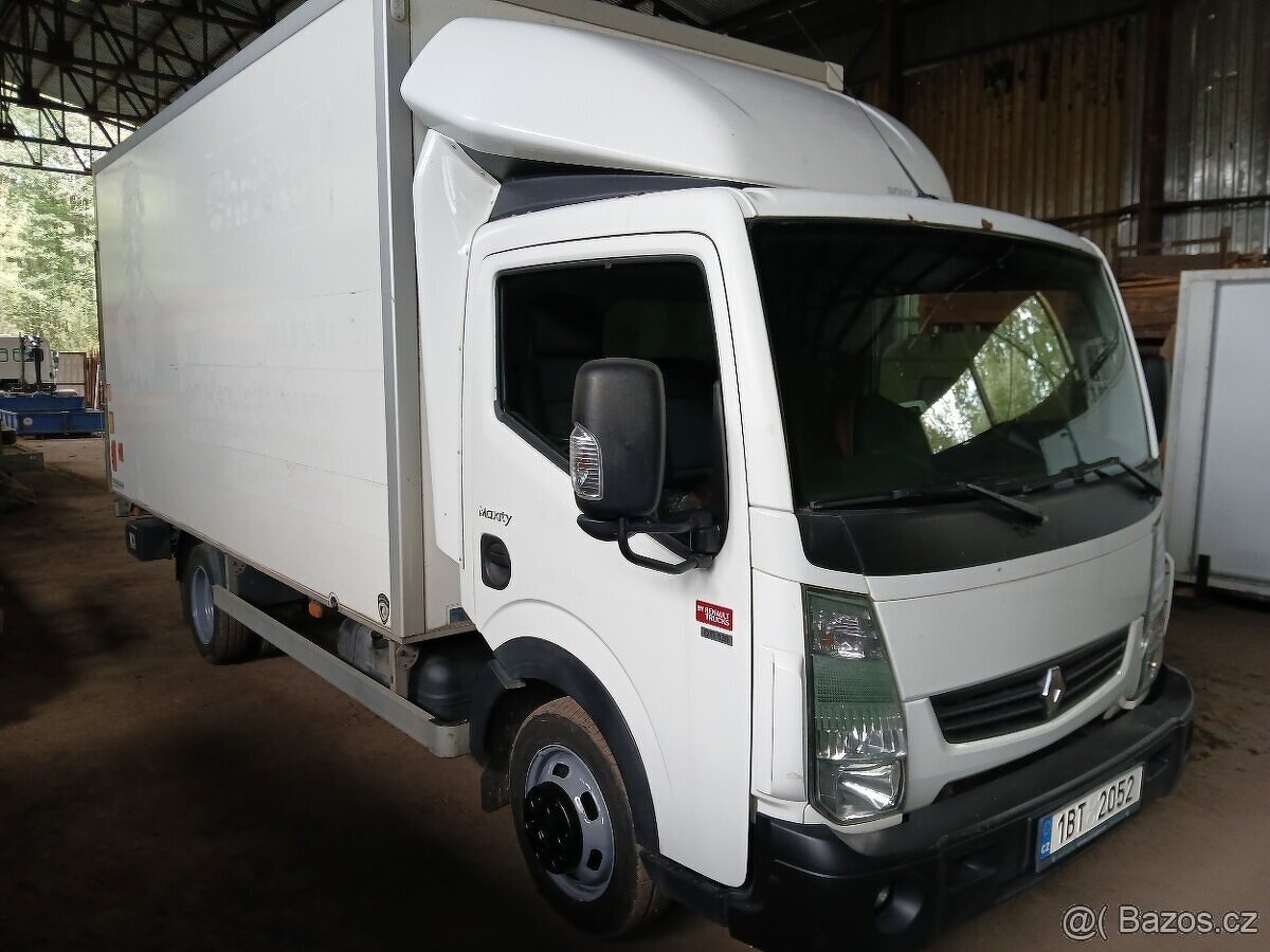 Renault Maxity - skříňová nástavba - 2