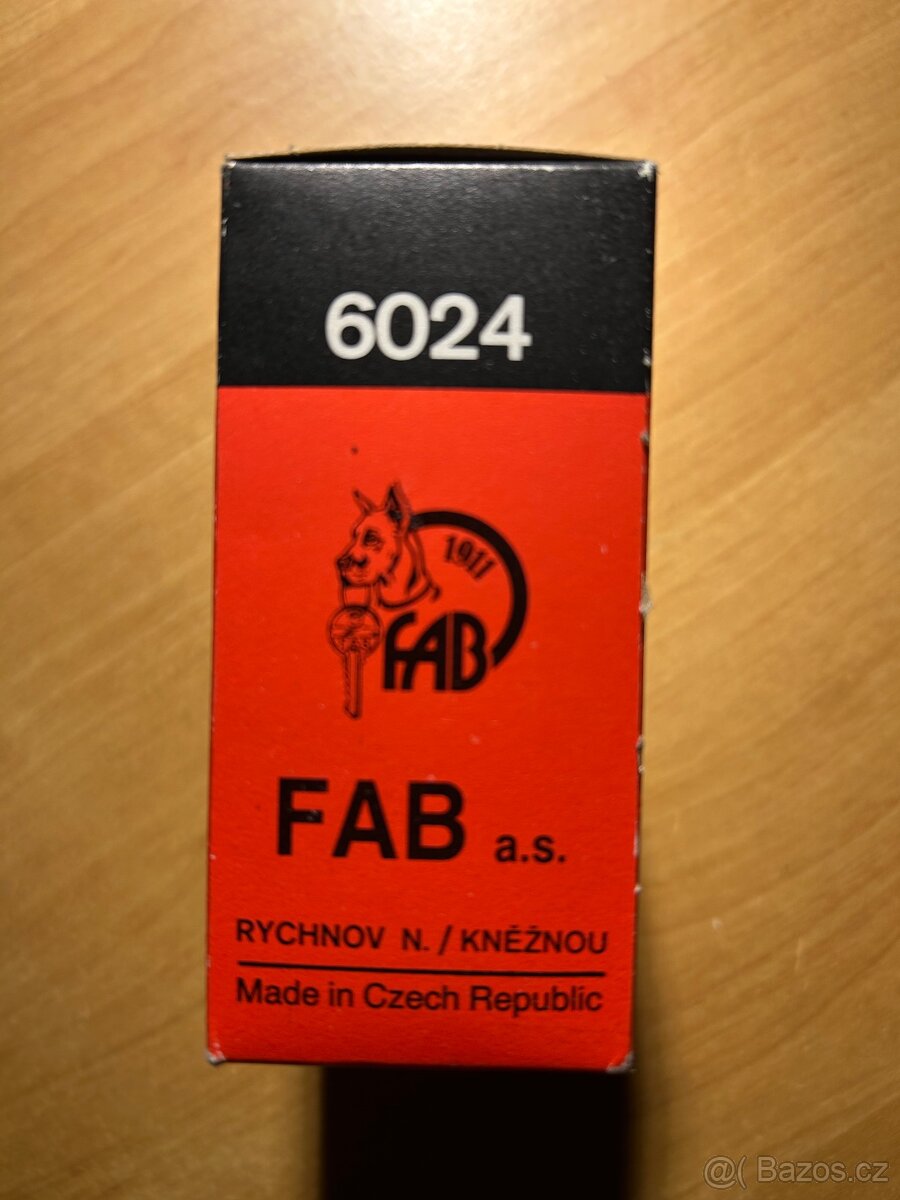 Tatra 613, Škoda víčko, uzávěr palivové nádrže - 2