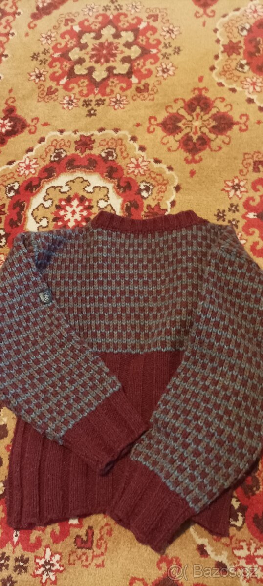 Dámský vlněný svetr vel.M - 2
