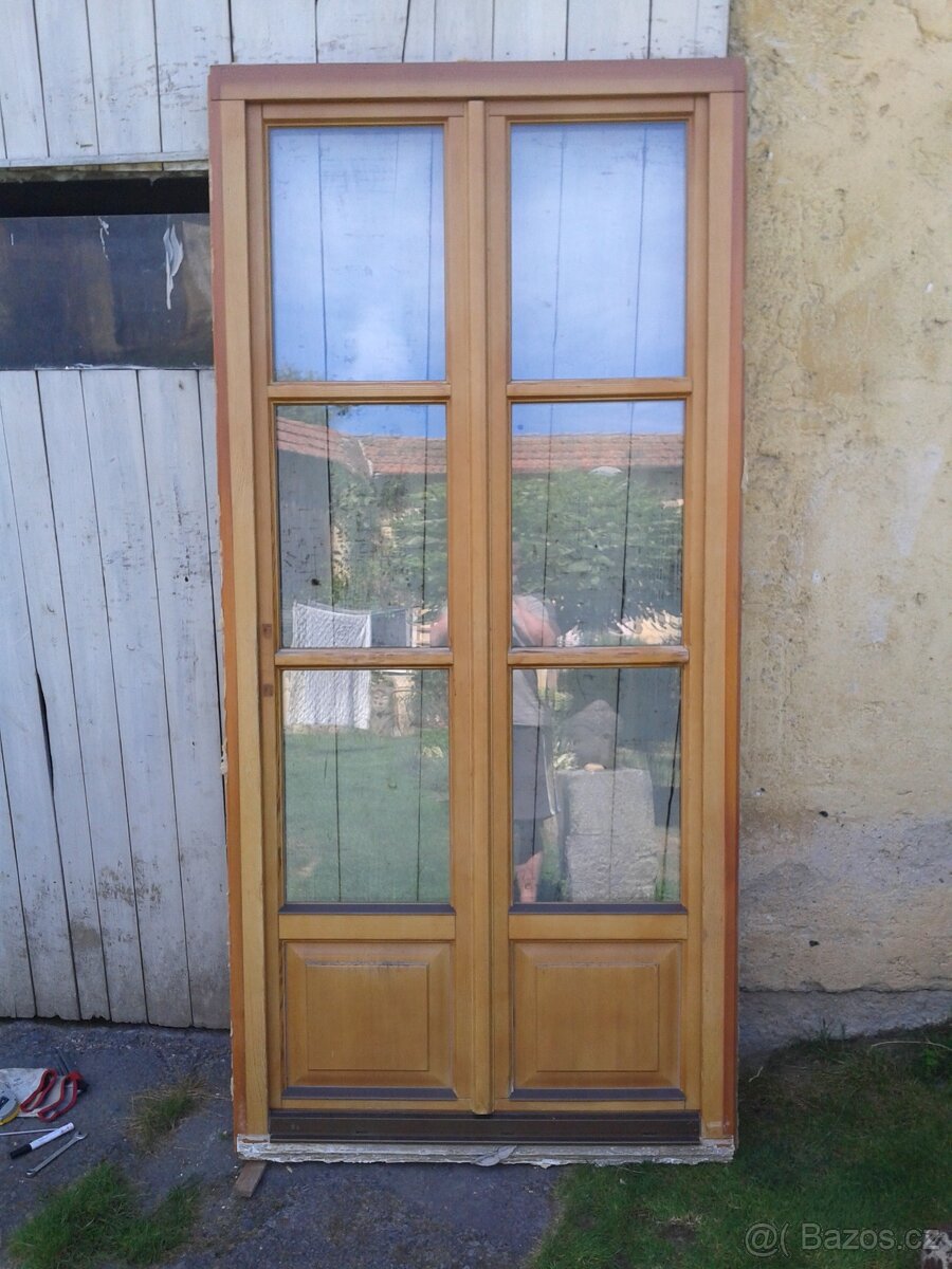 Dřevěné balkonové dveře 107 x 223 cm - 2