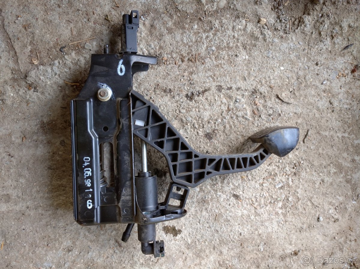 spojkový pedál Octavia 1 - 2