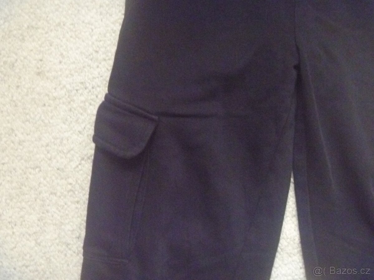 černé tepláky zn. C&A vel. 134 - 2