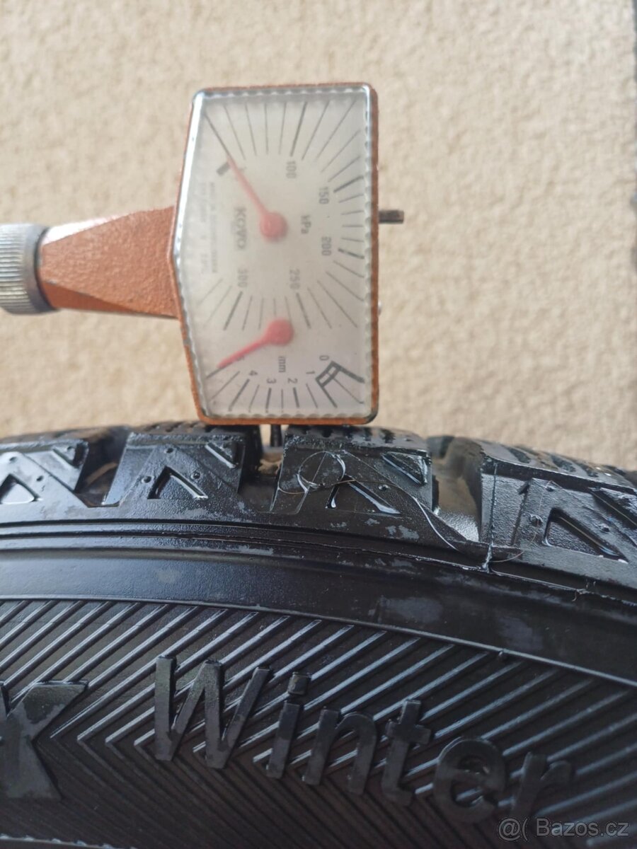 225/60 R18 výroba: 43/2018 - 2