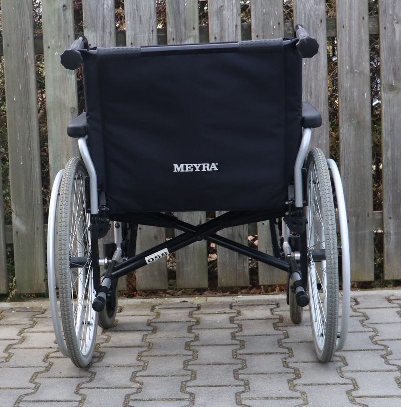 094-Mechanický invalidní vozík Meyra. - 2