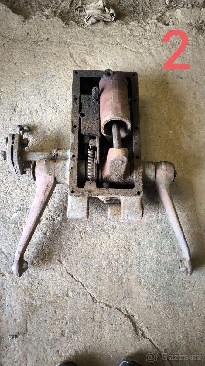 Víko hydrauliky - 2