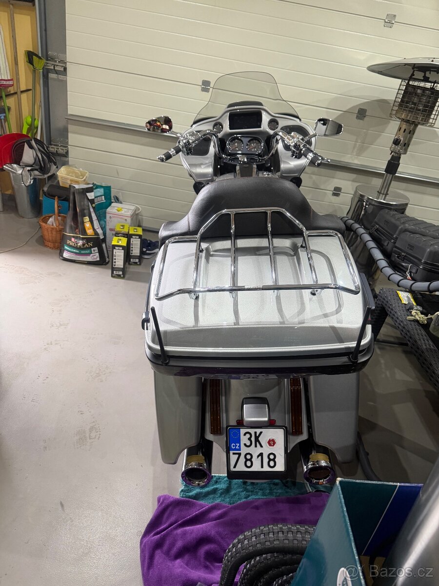 Harley Davidson Road Glide CVO - 2