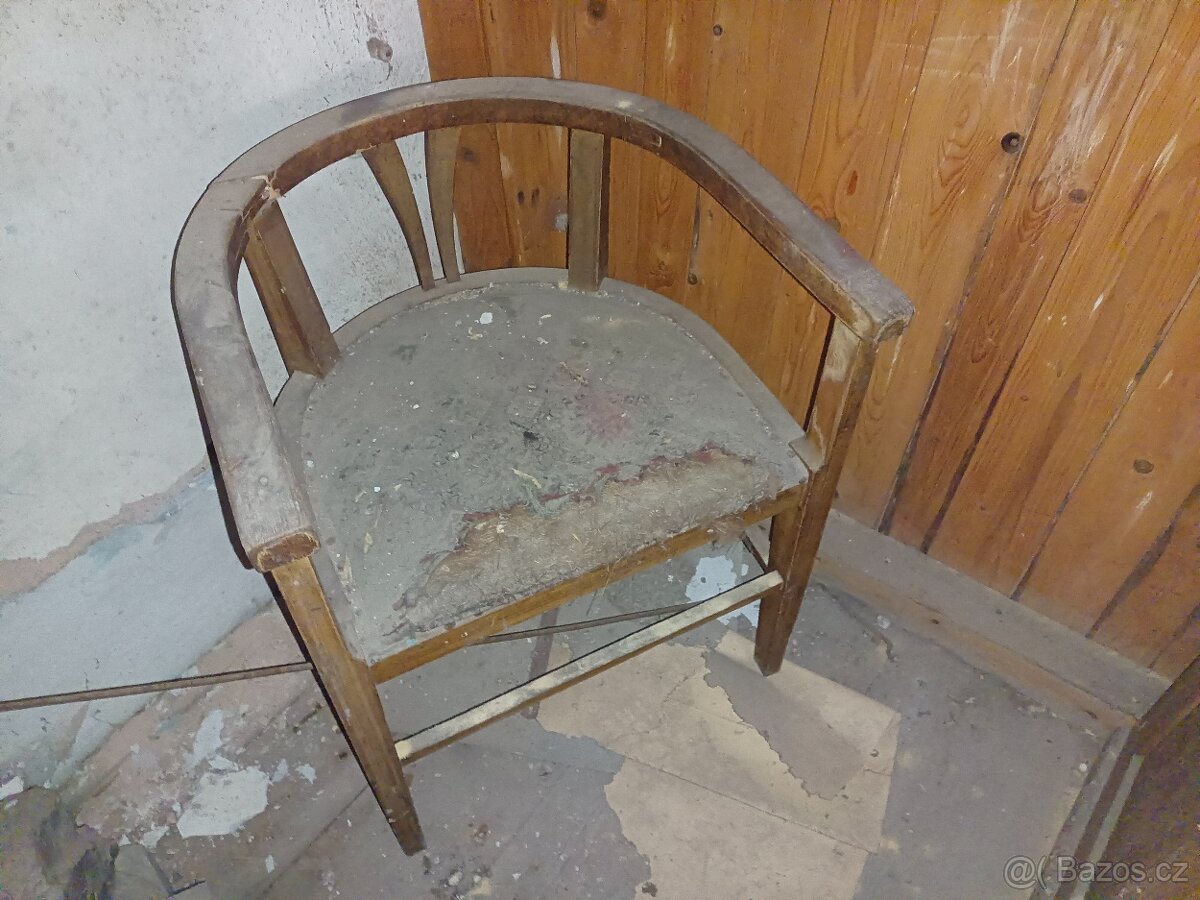 Starožitný nábytek 30.-40. léta - 2