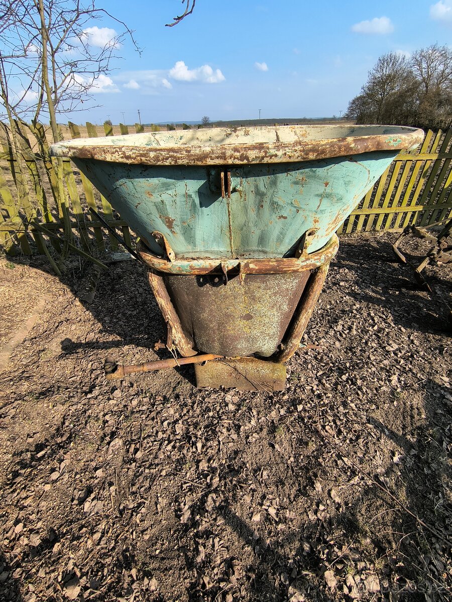 Rozmetadlo průmyslových hnojiv - 2