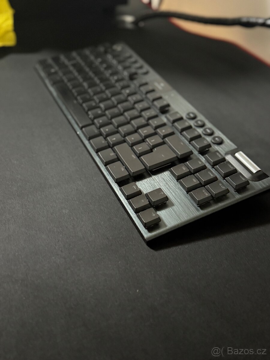 Logitech G915 x lightspeed TKL – bezdrátová mechanická kláve - 2