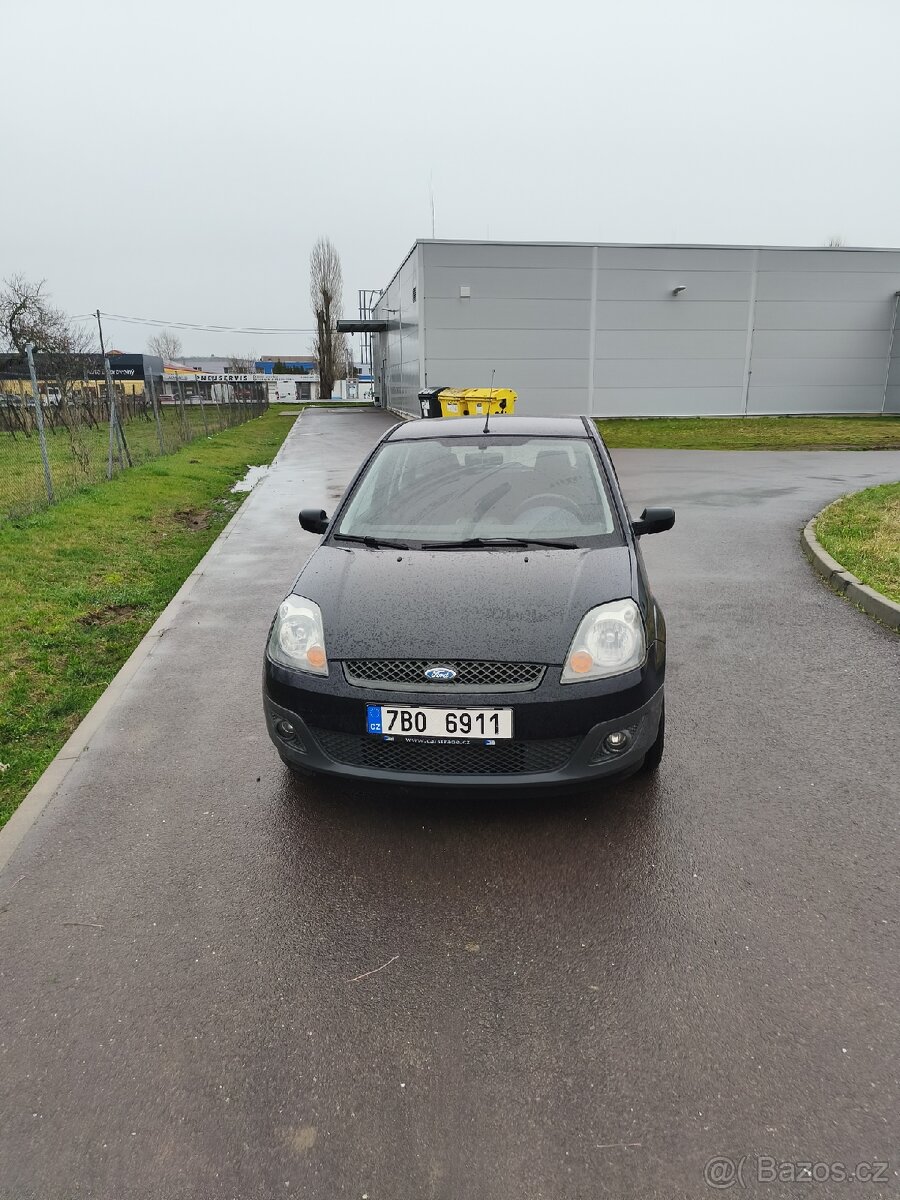 Ford fiesta 1.3 nová STK - 2