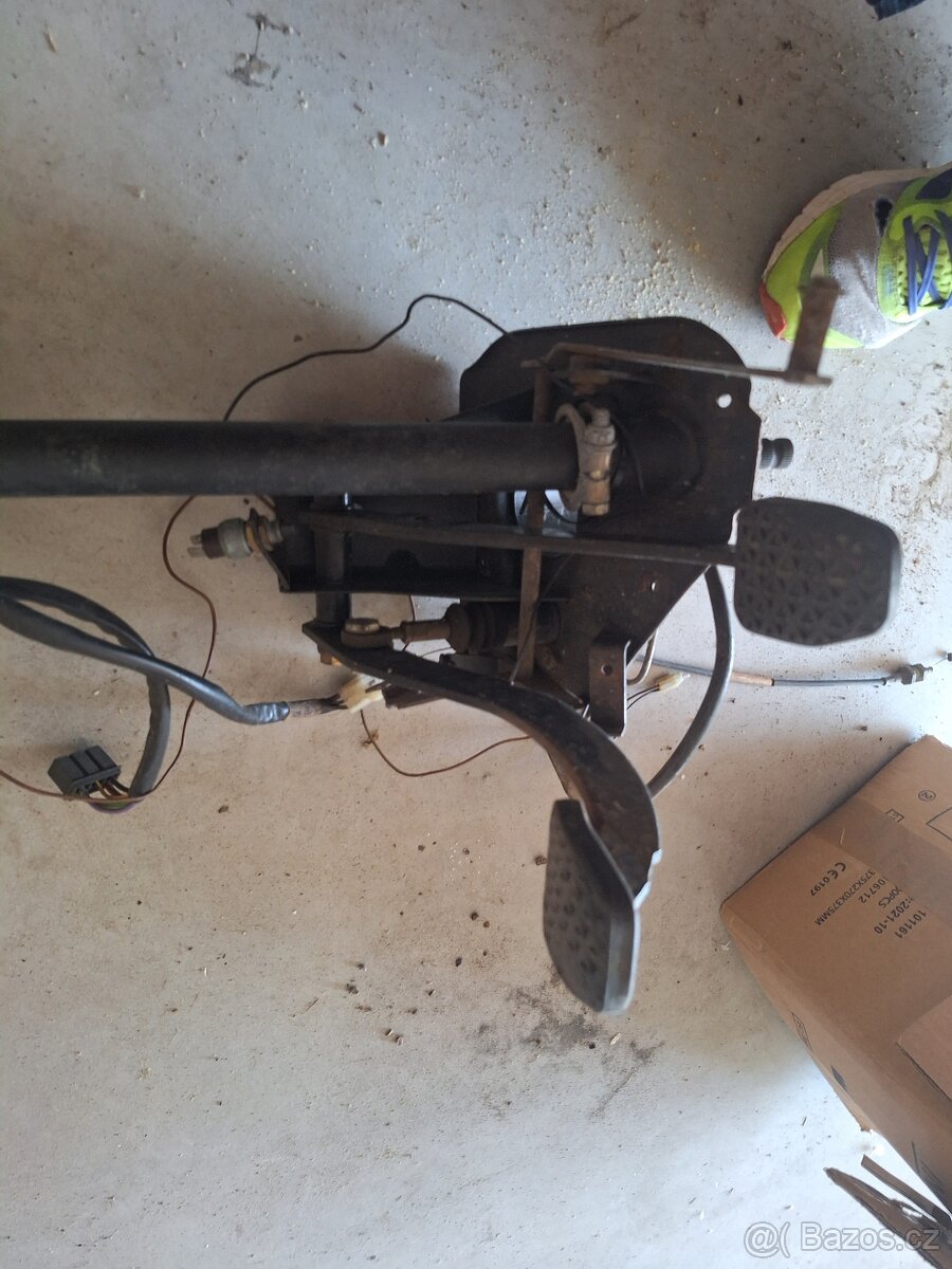 Bmw e21 sloupek rizeni s pedaly a s packama - 2